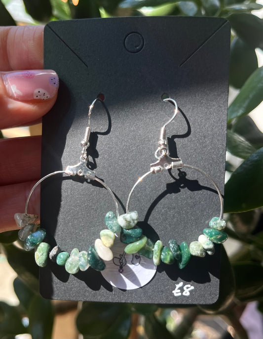 Crystal Chip Hoop Earrings (silver)