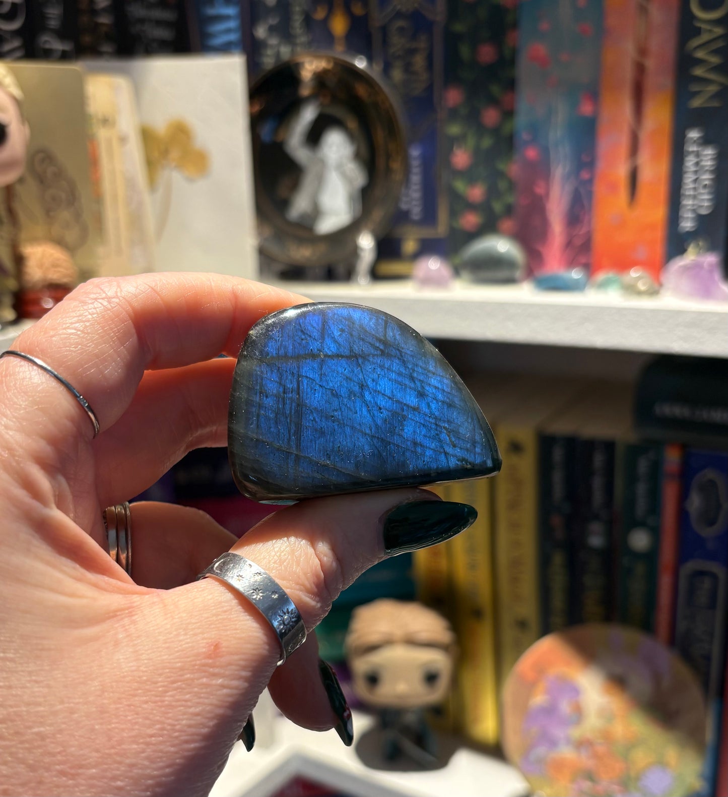 Small Labradorite Freeforms with Blue Flash – Premium Quality from Madagascar