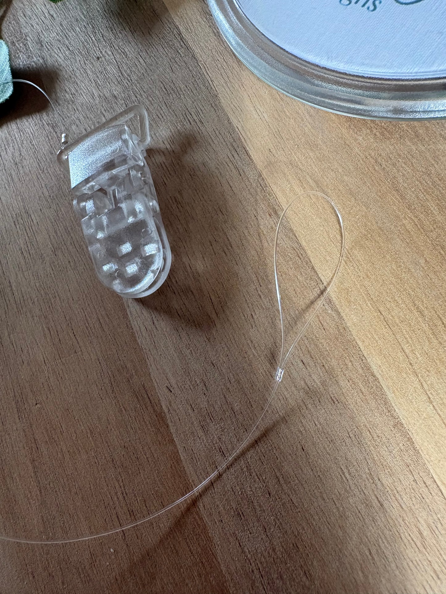 Hearing Aid Retainer with Invisible Wire & Clothing Clip - sold individually