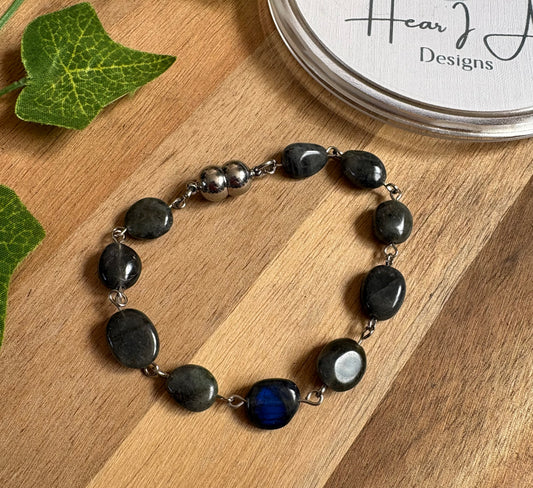 ✨ Blue Flash Labradorite Tumble Bead Bracelet with Magnetic Clasp