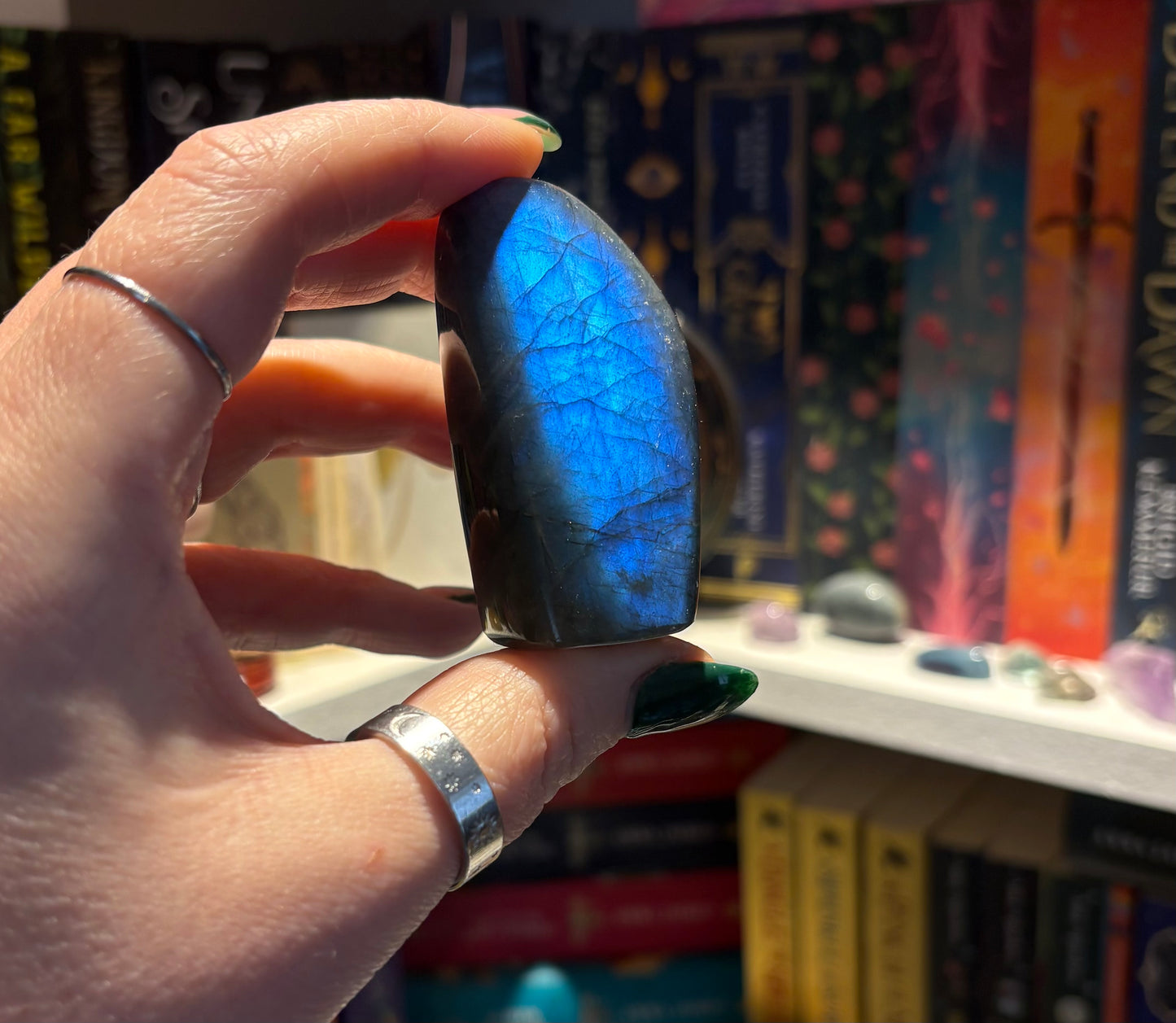 Small Labradorite Freeforms with Blue Flash – Premium Quality from Madagascar