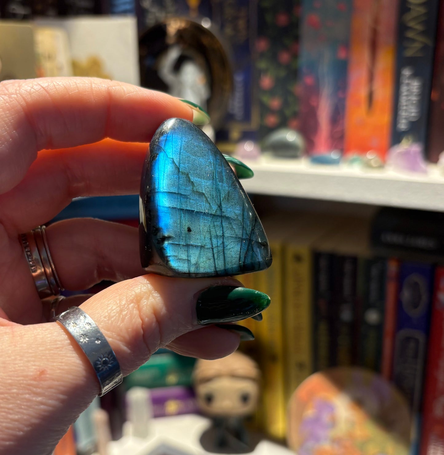 Small Labradorite Freeforms with Blue Flash – Premium Quality from Madagascar