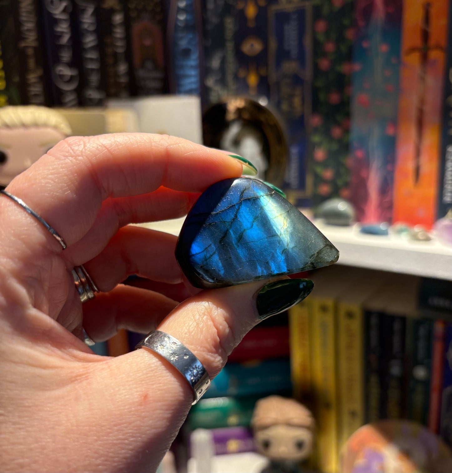 Small Labradorite Freeforms with Blue Flash – Premium Quality from Madagascar