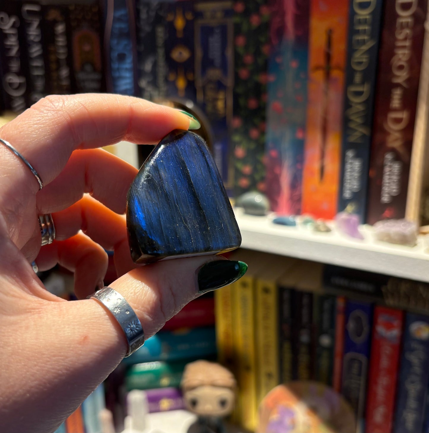 Small Labradorite Freeforms with Blue Flash – Premium Quality from Madagascar
