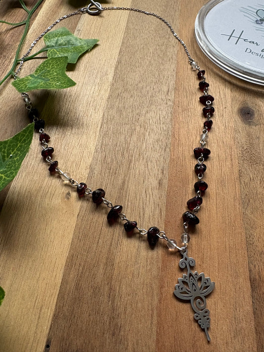✨ Easy-Fasten Garnet and Clear Quartz Lotus Necklace with Toggle Clasp